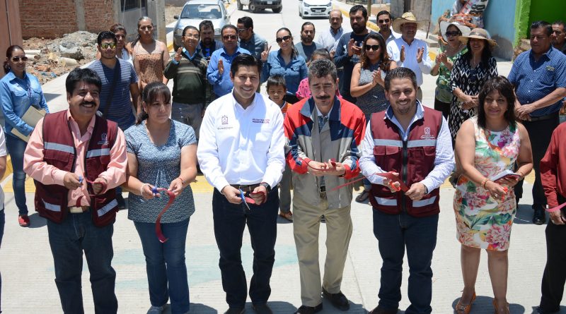 JULIO CÉSAR CHÁVEZ REHABILITA CALLES CON AÑOS DE OLVIDO