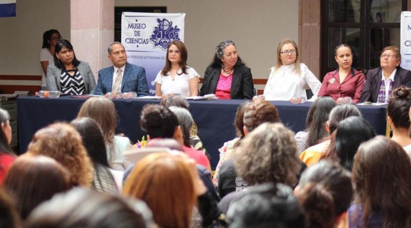 IMPARTE MARCELA LAGARDE CONFERENCIA SOBRE ESTUDIOS DE GÉNERO EN UNIVERSIDADES