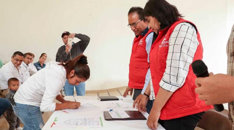 720 FAMILIAS DE ZACATECAS RECIBEN APOYOS PARA MEJORAR SU VIVIENDA CON PISO FIRME