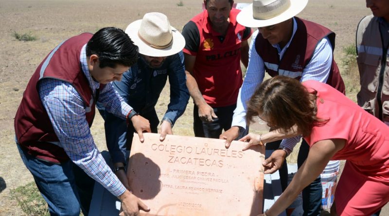 JULIO CÉSAR CHÁVEZ PONE PRIMERA PIEDRA PARA EDIFICAR EDUCACIÓN DE CALIDAD EN GUADALUPE