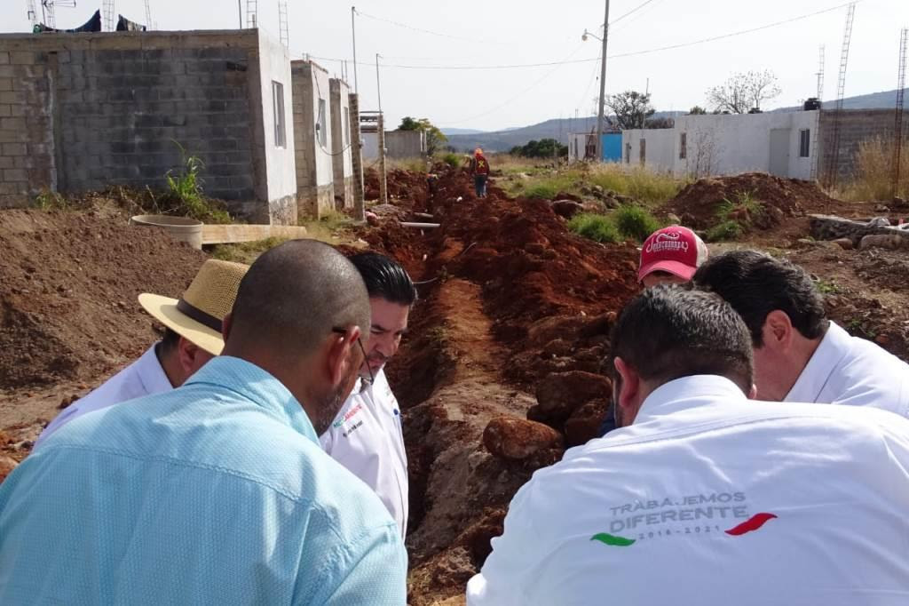 HABITANTES DE TRINIDAD GARCÍA DE LA CADENA SE BENEFICIAN CON OBRAS