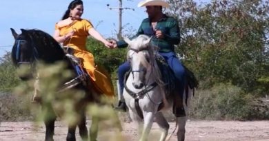 Alcaldesa en Sinaloa actúa en video de música norteña Alcaldesa en Sinaloa actúa en video de música norteña