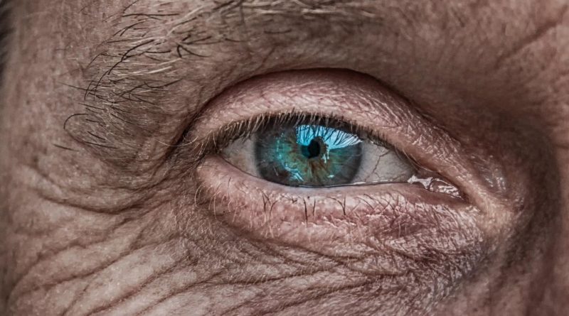 Un par de genes dañinos revelan posible tratamiento para la ceguera macular